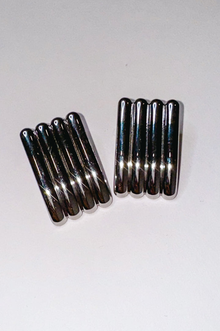 Ribbed Silver Earring